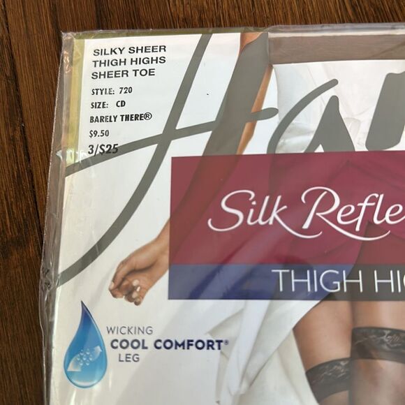 New in packaging Hanes Silk Reflections Barely There Thigh Highs - Picture 2 of 4